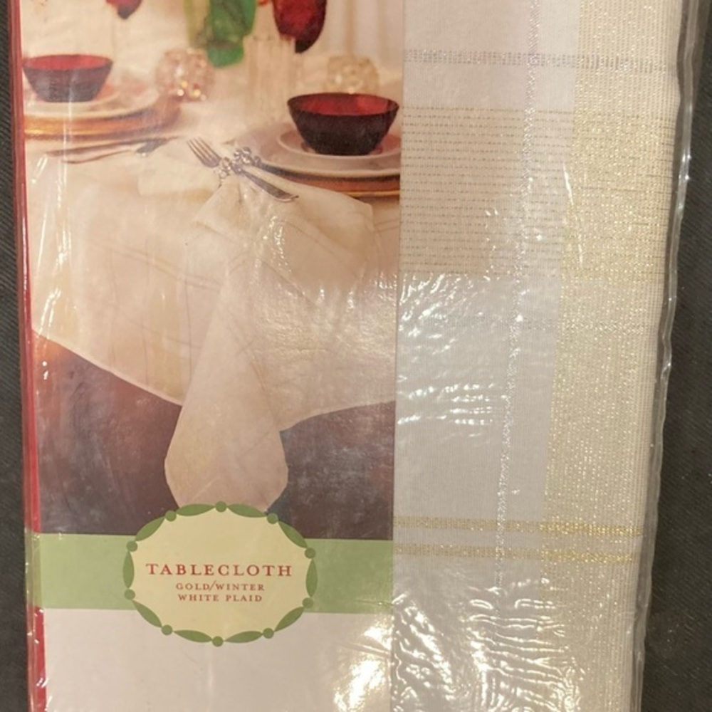 Holiday Tablecloth Winter Whitee & Gold Plaid 60” x 84” NIP